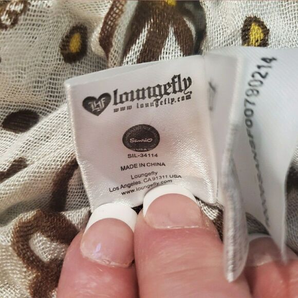 Loungefly Hello Kitty Infinity Scarf. M10 - Picture 4 of 5